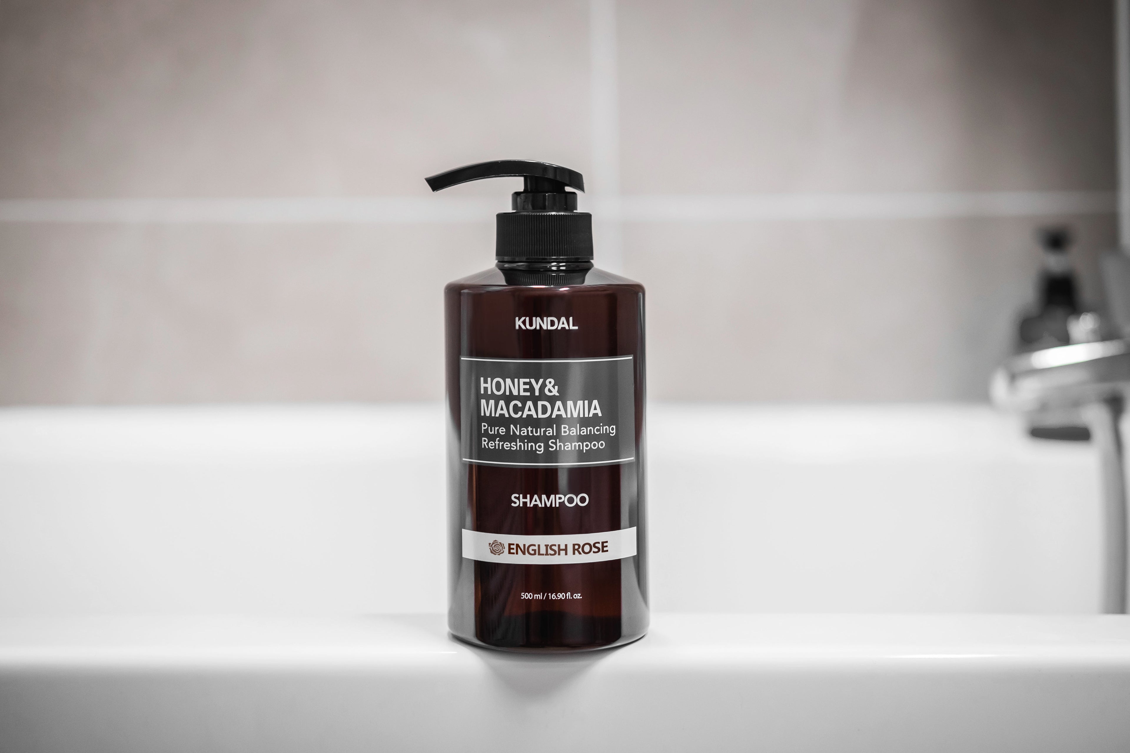 KUNDAL HONEY&MACADAMIA Pure Natural Balancing Refreshing Shampoo 500ml #ENGLISH ROSE